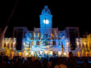 Programação cultural gratuita celebra os 128 anos de Belo Horizonte, com shows, exposições e atividades em diferentes regiões da cidade