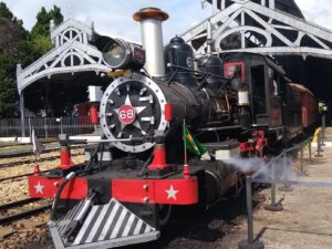 Maria Fumaça liga São João del-Rei a Tiradentes e oferece passeios históricos durante o período de festas e férias de janeiro