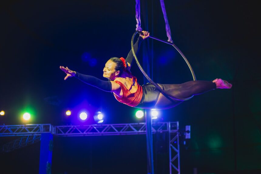 Asarraiz propõe uma reflexão poética sobre corpo, pertencimento e ancestralidade