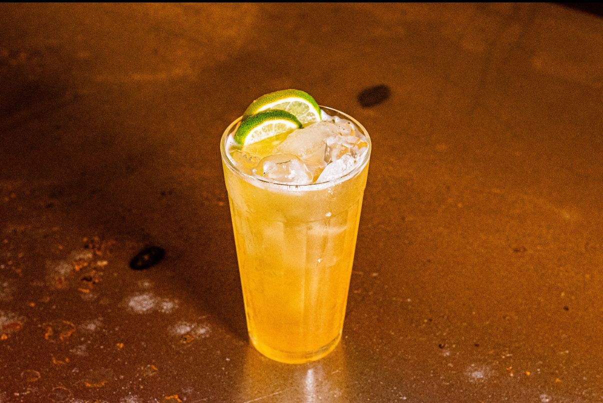 Drinks sem álcool ganham destaque em bares de Belo Horizonte, com combinações criativas e refrescantes que acompanham a proposta do Janeiro seco