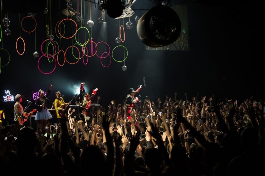 vento retrô estreia no Carnaval de BH com atrações icônicas, estrutura premium e um túnel do tempo musical no Mercado de Santa Tereza