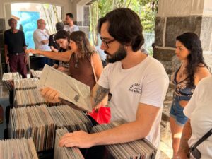 Mais de 6 mil títulos, entre discos de vinil e CDs, estarão disponíveis