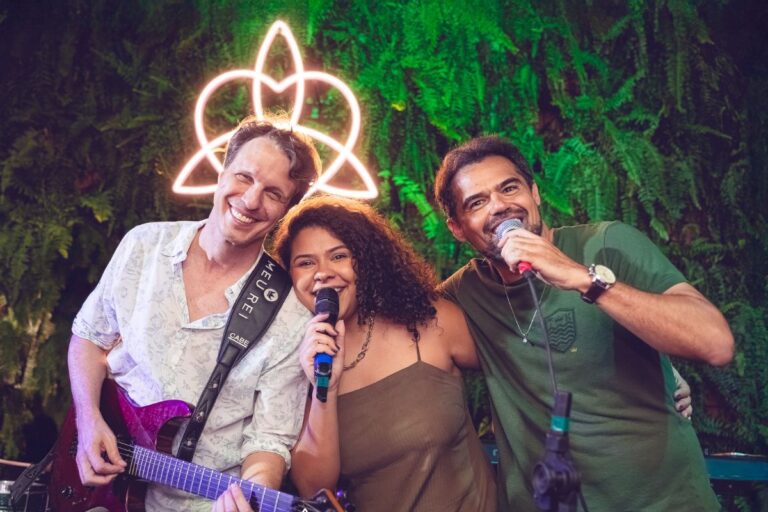 Alegria, Alegria: ‘Trem dos Onze’ e ‘Meu Rei’ animam a Casa Rosa do Bonfim