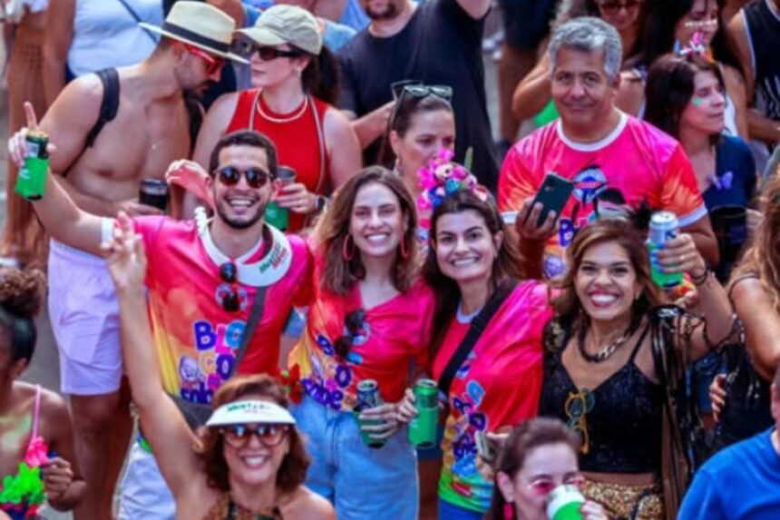 Cantora Lys puxa o cortejo do Olympico Club no dia 7 de fevereiro, com concentração às 14h e desfile às 15h na Rua Estevão Pinto