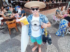 Campanha de verão dá chopp grátis a clientes de chinelo