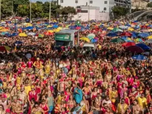 Carnaval avança e blocos ocupam BH neste fim de semana