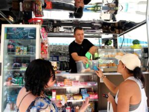 Food trucks poderão funcionar em pontos específicos durante o Carnaval de Belo Horizonte, seguindo regras definidas pela prefeitura