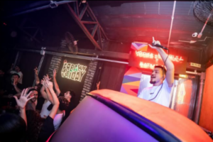 Freaky Friday de Carnaval abre a folia no Major Lock