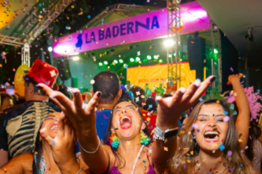 Festa acontece na sexta de Carnaval, com dois palcos, mistura de ritmos e atrações que vão do samba ao pagode no coração da cidade
