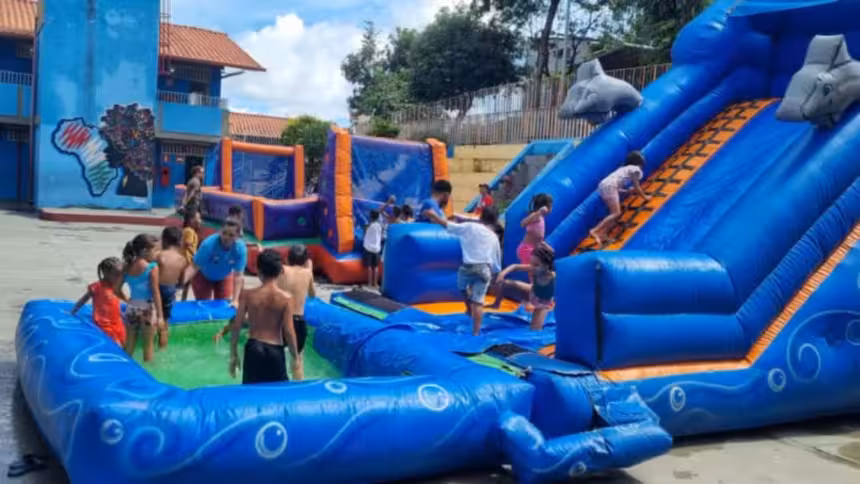 Programa Escola nas Férias oferece atividades recreativas, culturais e alimentação para crianças e adolescentes durante o recesso escolar