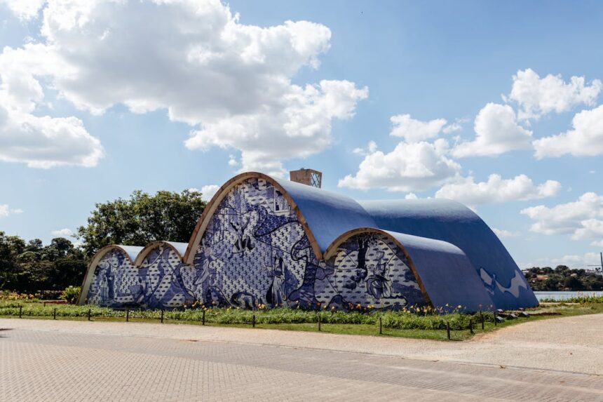 Igrejinha visto dos fundos