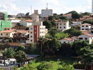 Vista do Bairro Floramar, que reúne opções de lazer, gastronomia e espaços de convivência para moradores e visitantes