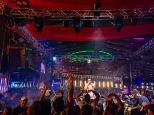 Evento no Quintal do Chalé mistura samba, axé, funk, pagode e rock em oito dias de festa para adultos e crianças