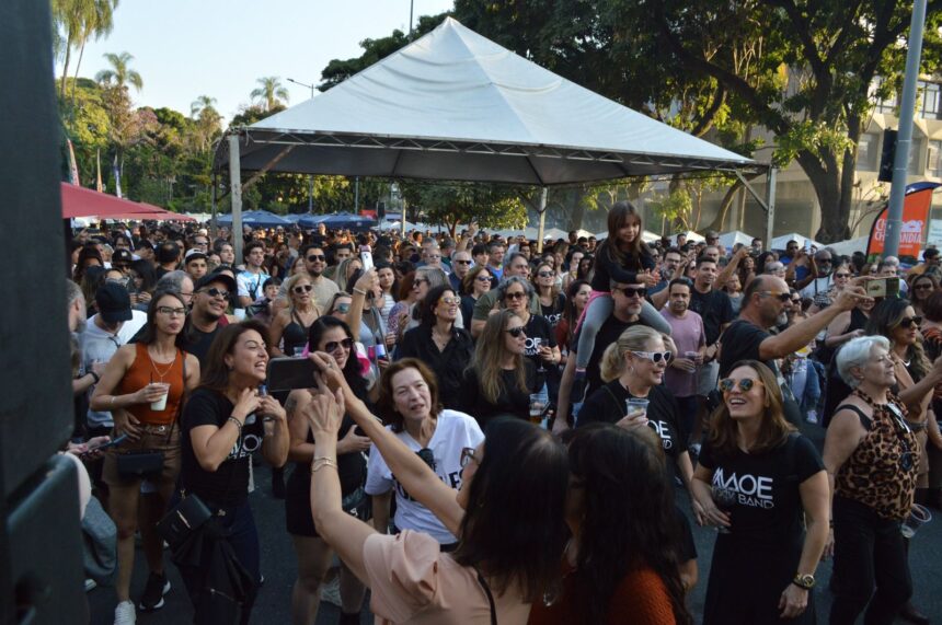Praça da Assembleia recebe tarde de vinho e rock