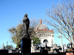 Cemitério do Bonfim abre visitas guiadas de 2026 neste domingo (8)