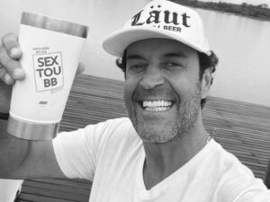 Influenciador Henrique Maderite morre aos 50 anos