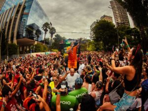 Última noite do festival aposta em clássicos do Carnaval para fechar a edição em alto astral no Mineirinho