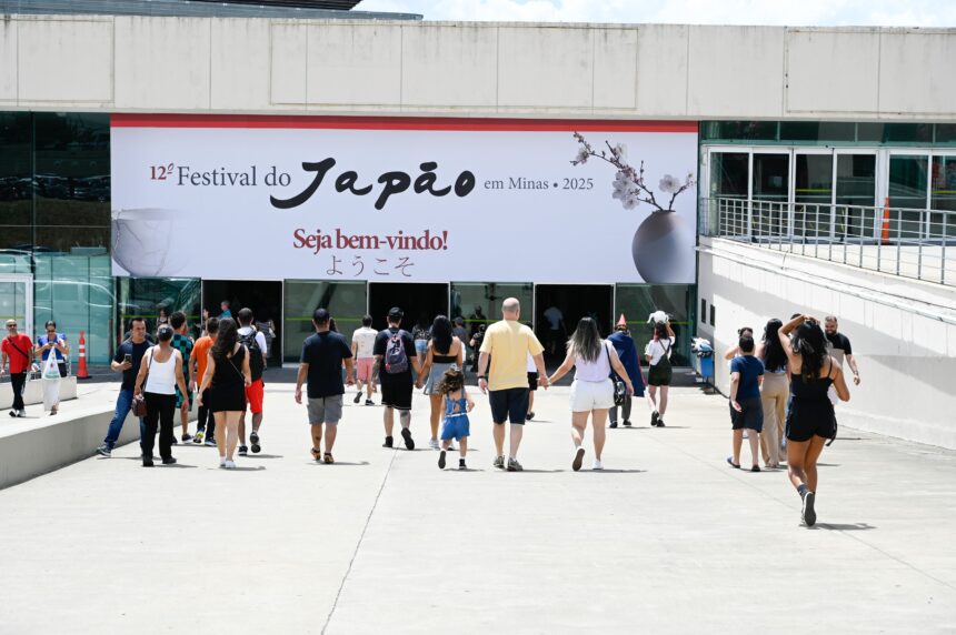 Entrada do Expominas durante o Festival do Japão em Minas, em Belo Horizonte