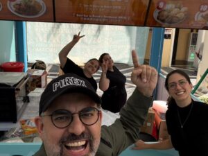 Bolovo e pão de queijo esgotam em festival na China