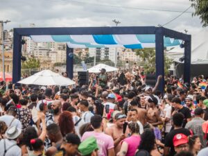 Rua do Samba em BH realiza 12 horas de roda no Santa Tereza
