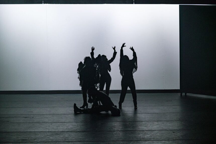 “Sonho Elétrico” faz temporada no Centro Cultural Banco do Brasil Belo Horizonte