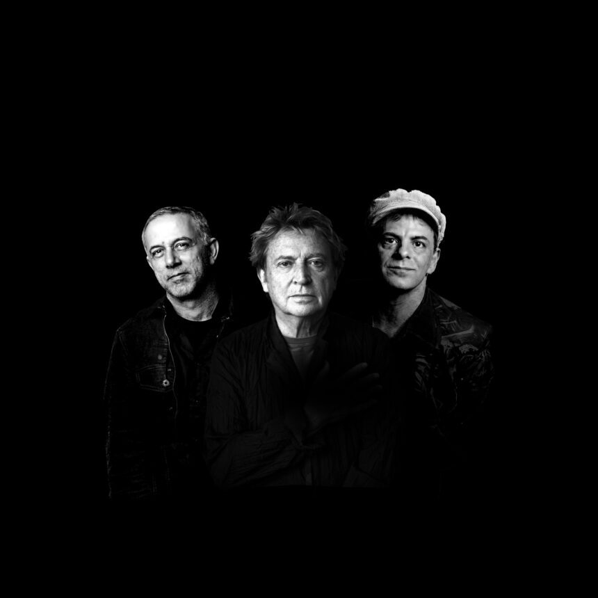 Andy Summers, João Barone e Rodrigo Santos sobem ao palco com a Call The Police Tour 2026, espetáculo que celebra dez anos do projeto com clássicos do The Police