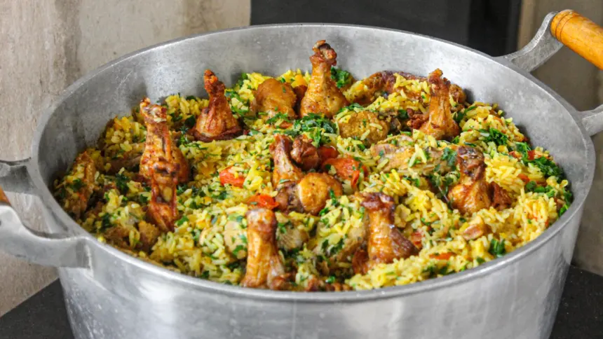 Galinhada mineira: de onde veio o prato que já foi eleito um dos melhores com frango do mundo