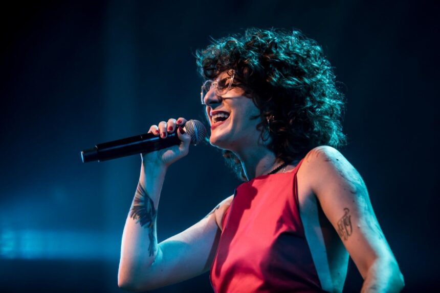 Sambista mineira reúne convidadas do samba de Minas e de outros estados em roda especial no Baticum, no bairro Concórdia