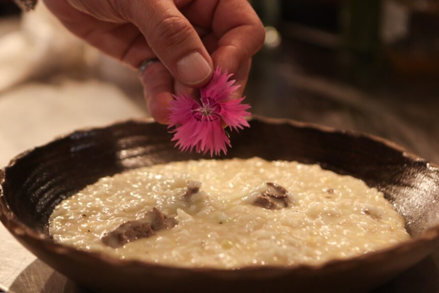 Festival de risotos na Savassi, em Belo Horizonte, promete reunir diferentes versões do prato italiano preparadas ao vivo pelos chefs durante a experiência gastronômica