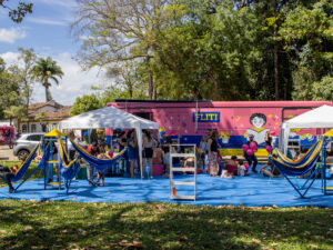 Feira literária em MG coloca alunos para escolher livros