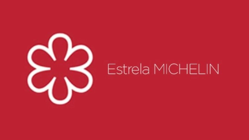 Logotipo do Guia Michelin em branco sobre fundo vermelho com o texto 'Estrela MICHELIN'.