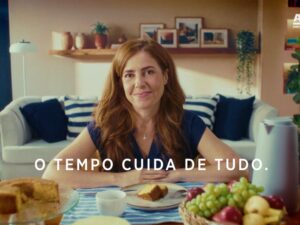 Campanha da Drogaria Araujo celebra 120 anos ao unir memória, afeto e tecnologia, com uso de Inteligência Artificial para recriar diferentes épocas e reforçar a conexão com gerações de mineiros