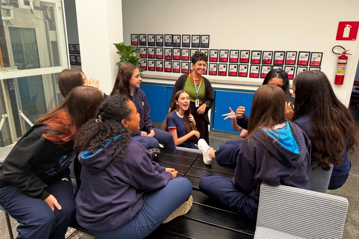 psicóloga Isabella Santos destaca a importância de estratégias preventivas no ambiente escolar - (foto: Colégio Determinante/Divulgação)