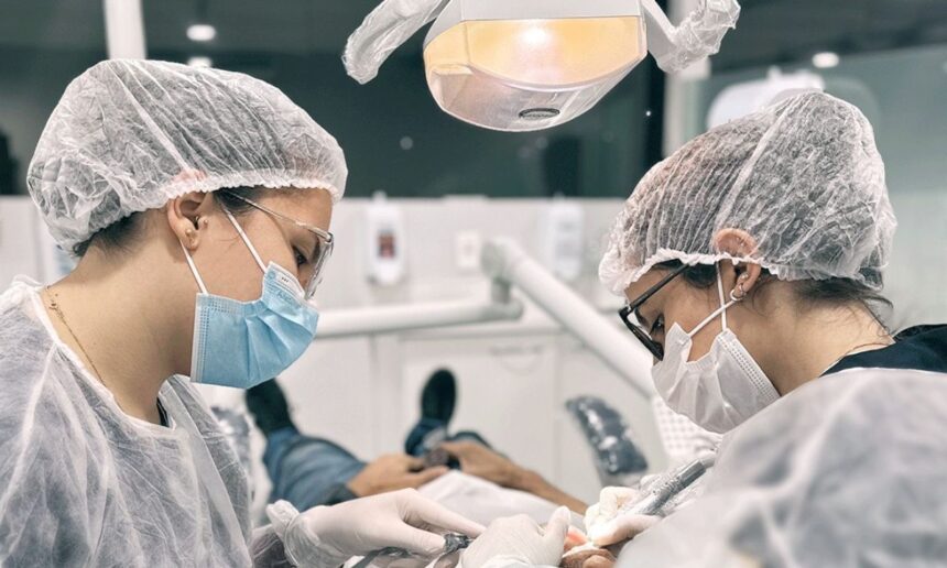 Laboratório de Odontologia da FAMINAS oferece estrutura para aulas práticas e formação clínica dos estudantes