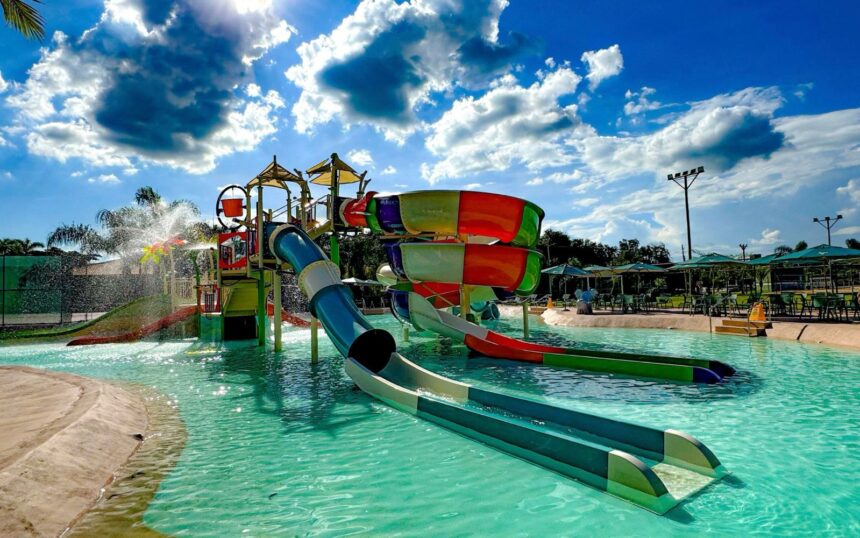 Resort acaba de inaugurar um mega complexo aquático que promete encantar crianças e garantir descanso de verdade para os pais