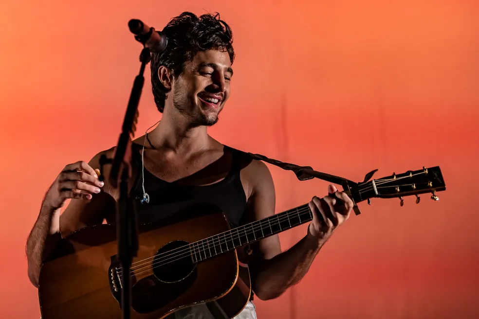 Tiago Iorc traz turnê de 10 anos de 'Troco Likes' a BH em agosto