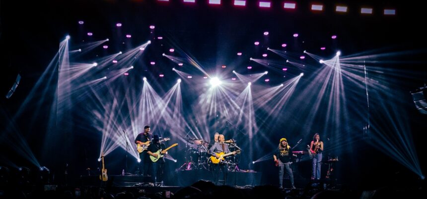 Men At Work reuniu fãs de diferentes gerações no BeFly Hall, em Belo Horizonte, durante show marcado por clássicos dos anos 80 e clima nostálgico