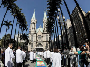 Cidades históricas, clima de interior, boa gastronomia e paisagens que transformam qualquer folga em respiro. A poucos quilômetros de Belo Horizonte, destinos mineiros oferecem opções perfeitas para um bate e volta ou uma estadia curta no feriado