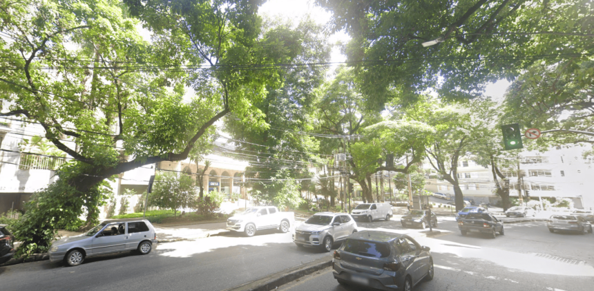 Avenida Prudente de Morais, no Coração de Jesus