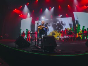 Turnê “Só Tenho Tempo Pra Ser Feliz” reúne clássicos da música brasileira e passa pela capital mineira em julho