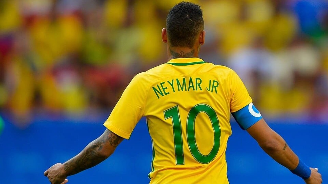 Jogador Neymar Jr. de costas com camisa amarela do Brasil, número 10.