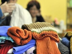 Metrô, Arquidiocese e shoppings recebem doações de roupas e cobertores para pessoas em situação de vulnerabilidade