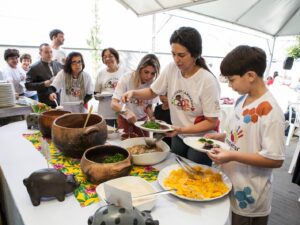 Evento terá renda revertida para o acolhimento gratuito de crianças e adolescentes em tratamento contra o câncer; ingressos estão na reta final de vendas