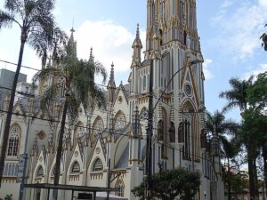 Basílica de Nossa Senhora de Lourdes, localizada no bairro Lourdes em BH
