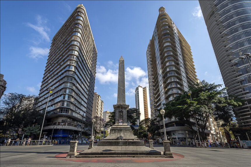 Praça Sete poderá receber painéis de LED em fachadas de edifícios históricos, caso todas as autorizações necessárias sejam concedidas