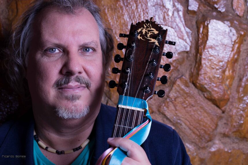Chico Lobo é uma das atrações da Mostra Violas Brasileiras: da Raiz ao Contemporâneo, que reúne artistas e diferentes tradições da viola no CCBB BH