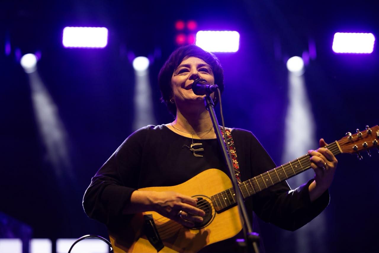 Fernanda Takai do Pato Fu - (foto: Play P | Divulgação )