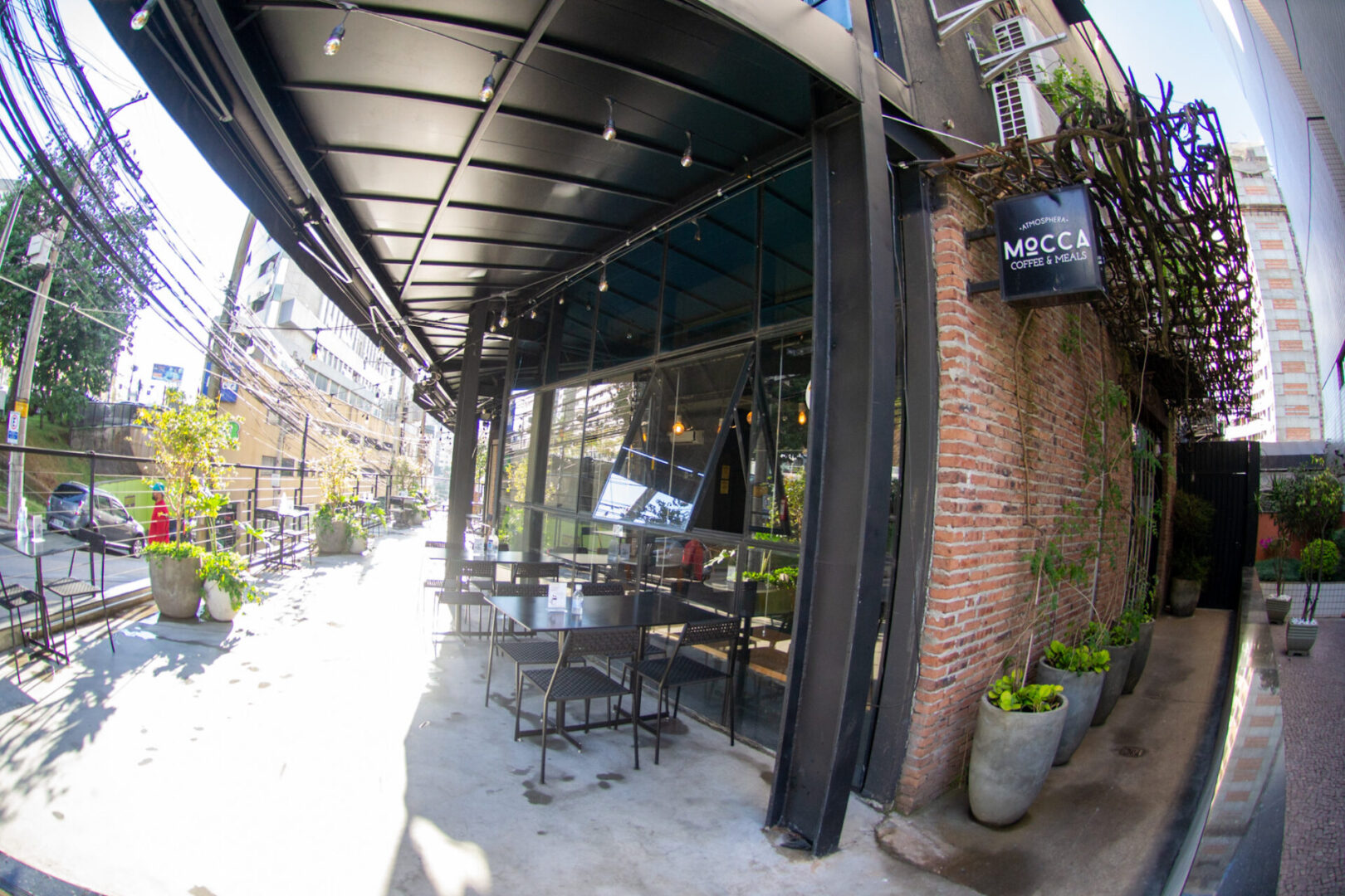 Brunch, cafés especiais e ambiente acolhedor fazem do Mocca Coffee and Meals um dos destinos mais procurados para quem busca uma pausa na rotina em Belo Horizonte