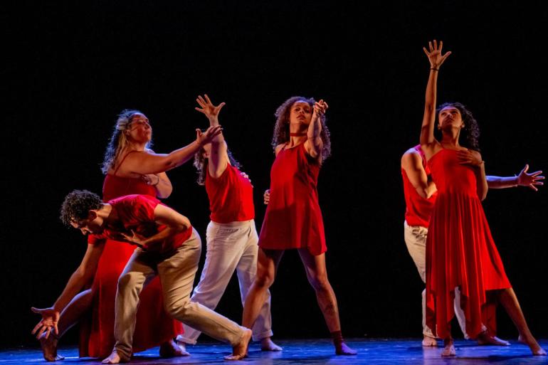 Espetáculo Sangue Latino, de Madu Franco, apresenta coreografias inspiradas na trajetória da música popular brasileira