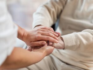 Hospital da Baleia promove o 4º Simpósio de Cuidados Paliativos no dia 29 de agosto, em Belo Horizonte. Evento reúne especialistas e está com inscrições abertas